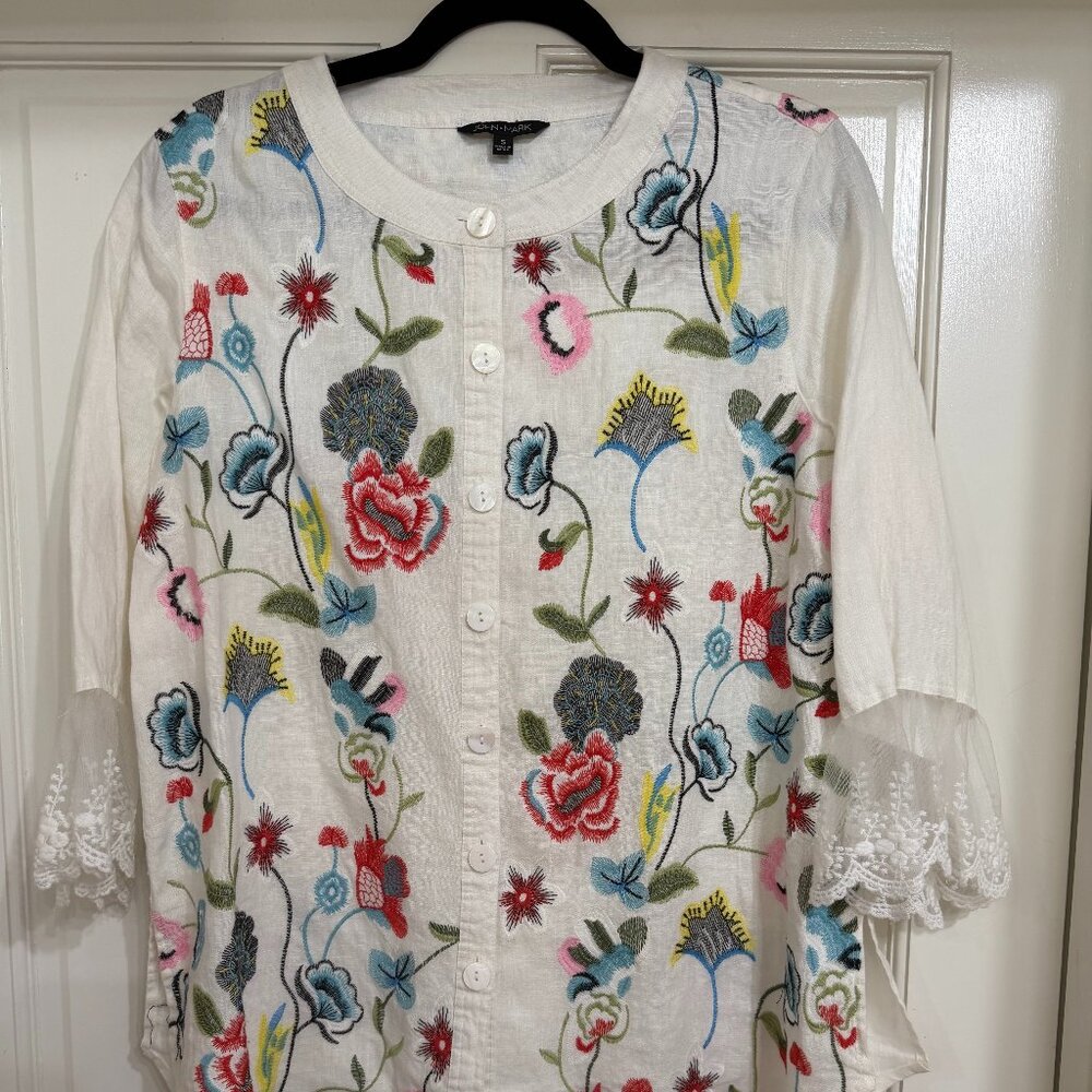 SALE NEW with Tags John Mark White Shirt w Multi-color Embroidered Flowers sz S
